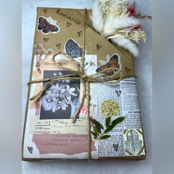 Cute Mystery Romance books 📖👩‍❤️‍👨✨ - Picture 2 of 6